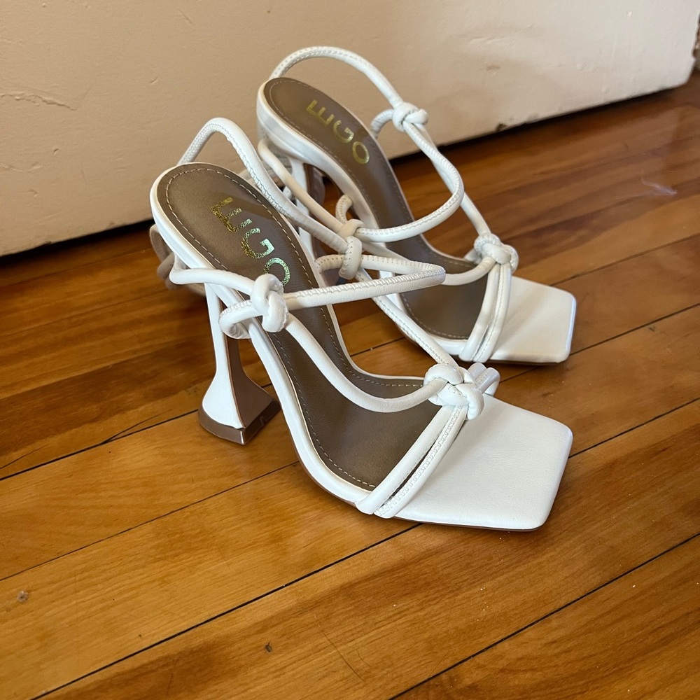 Sz 5.5/6 white heels